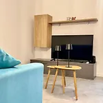 Design House - Terrace & Private Parking 아파트 *