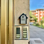 Design House - Terrace & Private Parking 아파트