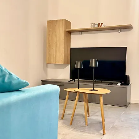 Design House - Terrace & Private Parking Apartment *